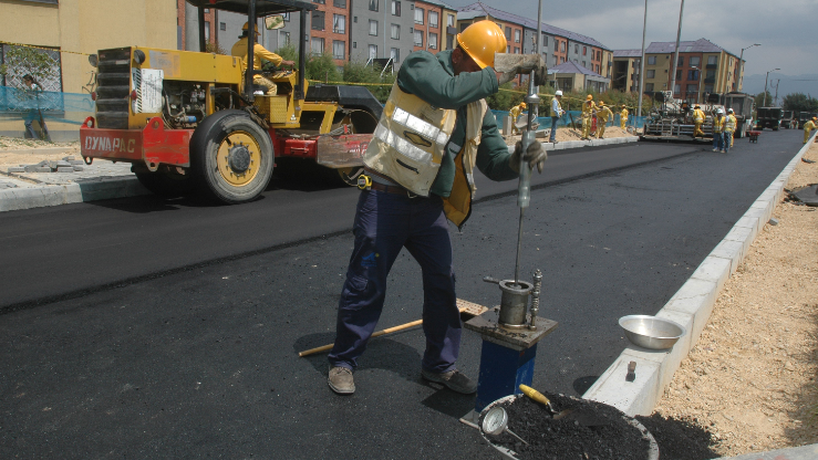 Ecopetrol es la compañía más grande de Colombia y una de las principales compañías integradas de energía en el continente americano, con más de 18,000 empleados. 