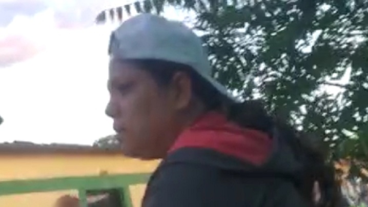 La comunidad alertó sobre la ubicación de la presunta asesina y la rodeó.