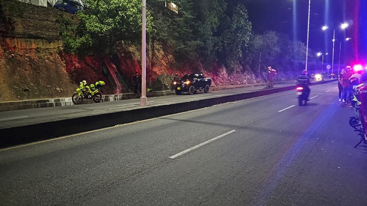 La camioneta Chevrolet Dimax, que era de la víctima, la dejaron tirada en un tramo de la Autopista Internacional.