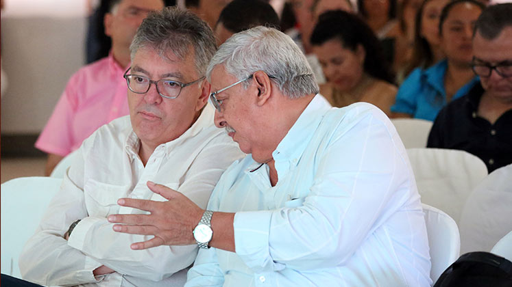 El exministro Mauricio Cárdenas y Oscar Ortega, presidente de Asocarbonor./ Foto Carlos Ramírez