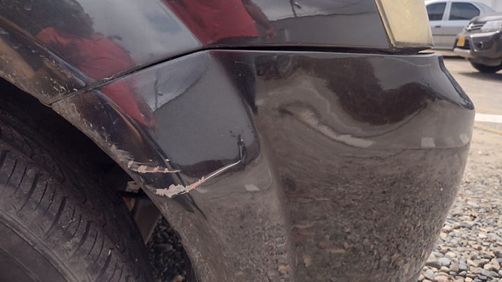 Vehículo rayado./Foto: La Opinión