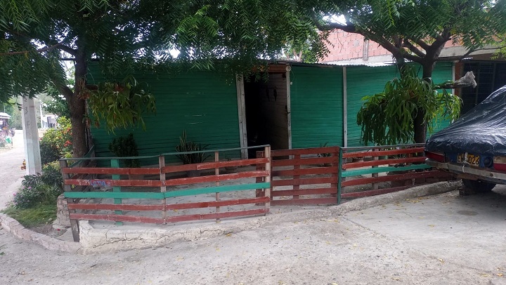Algunas casas de El Paraíso siguen siendo de tablas y techo de zinc.