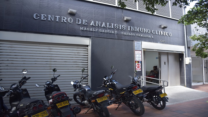 En el Centro de Análisis Inmuno-Clínico los exámenes se los toman a domicilio./Foto: cortesía
