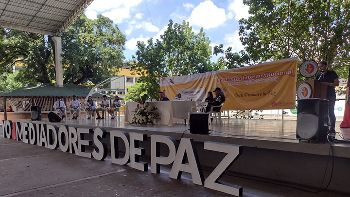 Estudiantes promueven la paz desde las aulas de clases./Foto: Paola Ríos - La Opinión