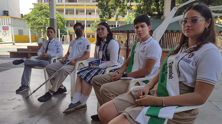 Estudiantes promueven la paz desde las aulas de clases./Foto: Paola Ríos - La Opinión