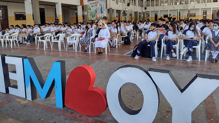 Estudiantes promueven la paz desde las aulas de clases./Foto: Paola Ríos - La Opinión