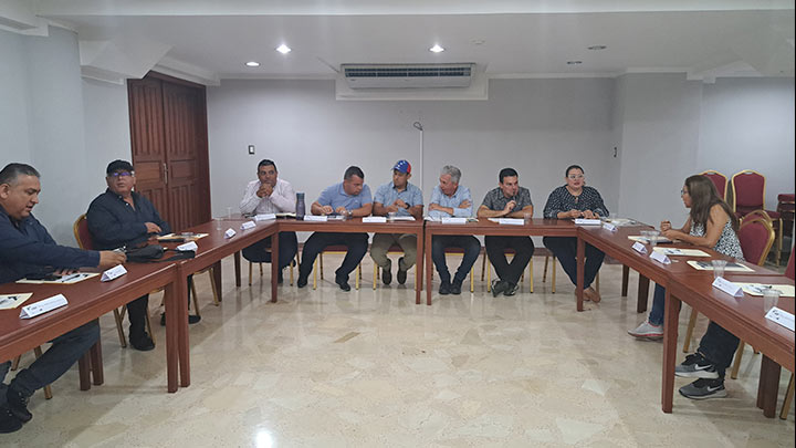 Organizan agenda parlamentaria unida pese a diferencias políticas en pro de conseguir soluciones a los problemas. Foto Anggy Polanco / La Opinión 