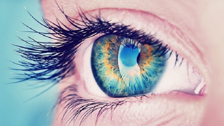 El foto estornudo no puede prevenirse con gafas de sol según médicos.