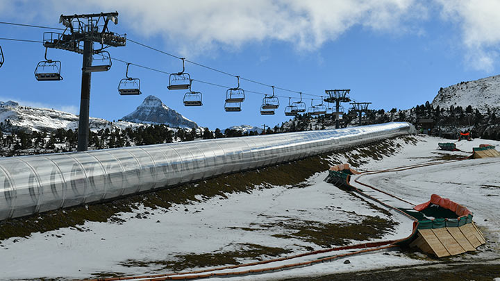 Sin manto de nieve, las estaciones alpinas viven en la tristeza./Foto: AFP