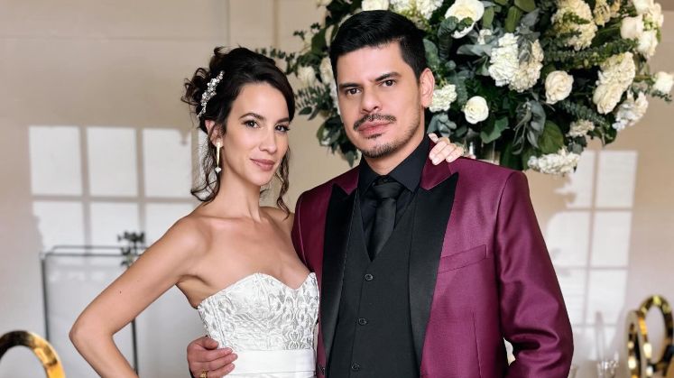 En la  historia, el personaje de Yate, está enamorado de la protagonista, interpretada por Laura Londoño. 