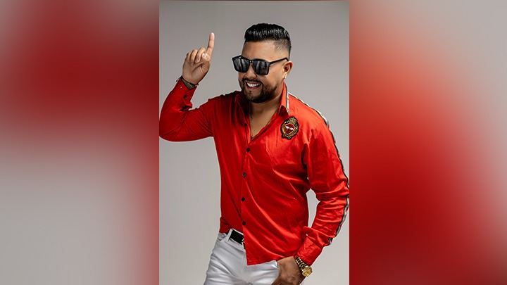 El grupo musical está conformado por 17 músicos, que abarcan una variedad de talentos entre acordeoneros y percusionistas.