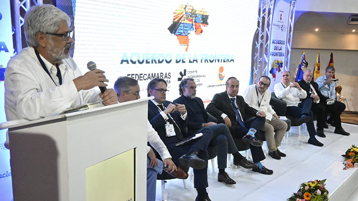 El ministro de Comercio, Germán Umaña, explicó los detalles de la deuda que tiene Venezuela./Foto: La Opinión