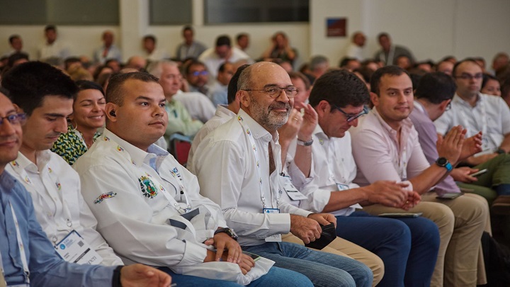 Fondo para frenar tarifas de energía no tocará recursos de la tributaria./Foto: cortesía Andesco