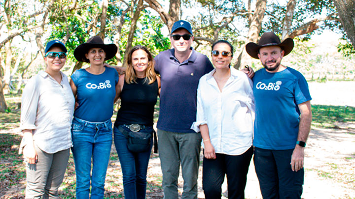 Equipo LATAM junto a equipo Fundación Cataruben