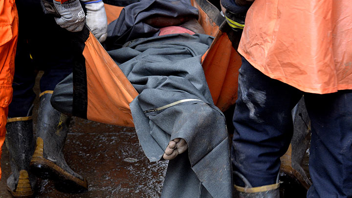 Catorce muertos en derrumbe de un edificio en India./Foto: AFP