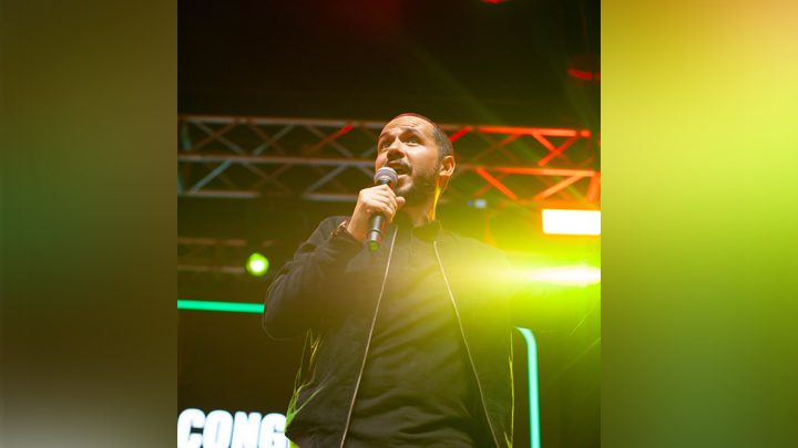 De periodista a comediante: Jorge Jiménez llega a los escenarios con 'Millenial'