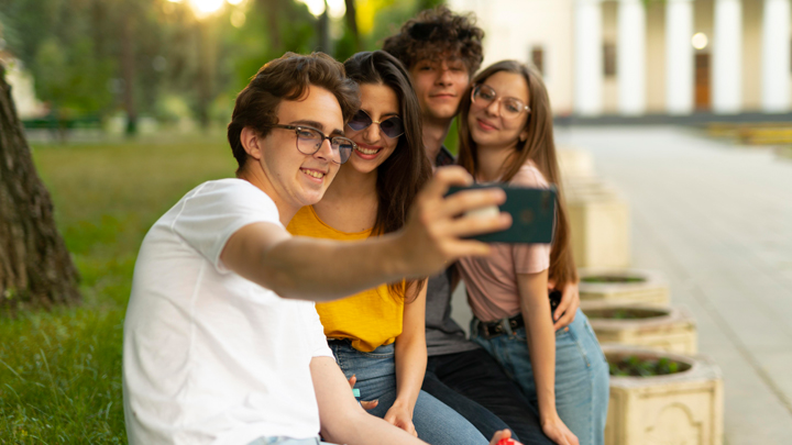 Adolescentes y redes sociales: el nuevo frente de la salud mental
