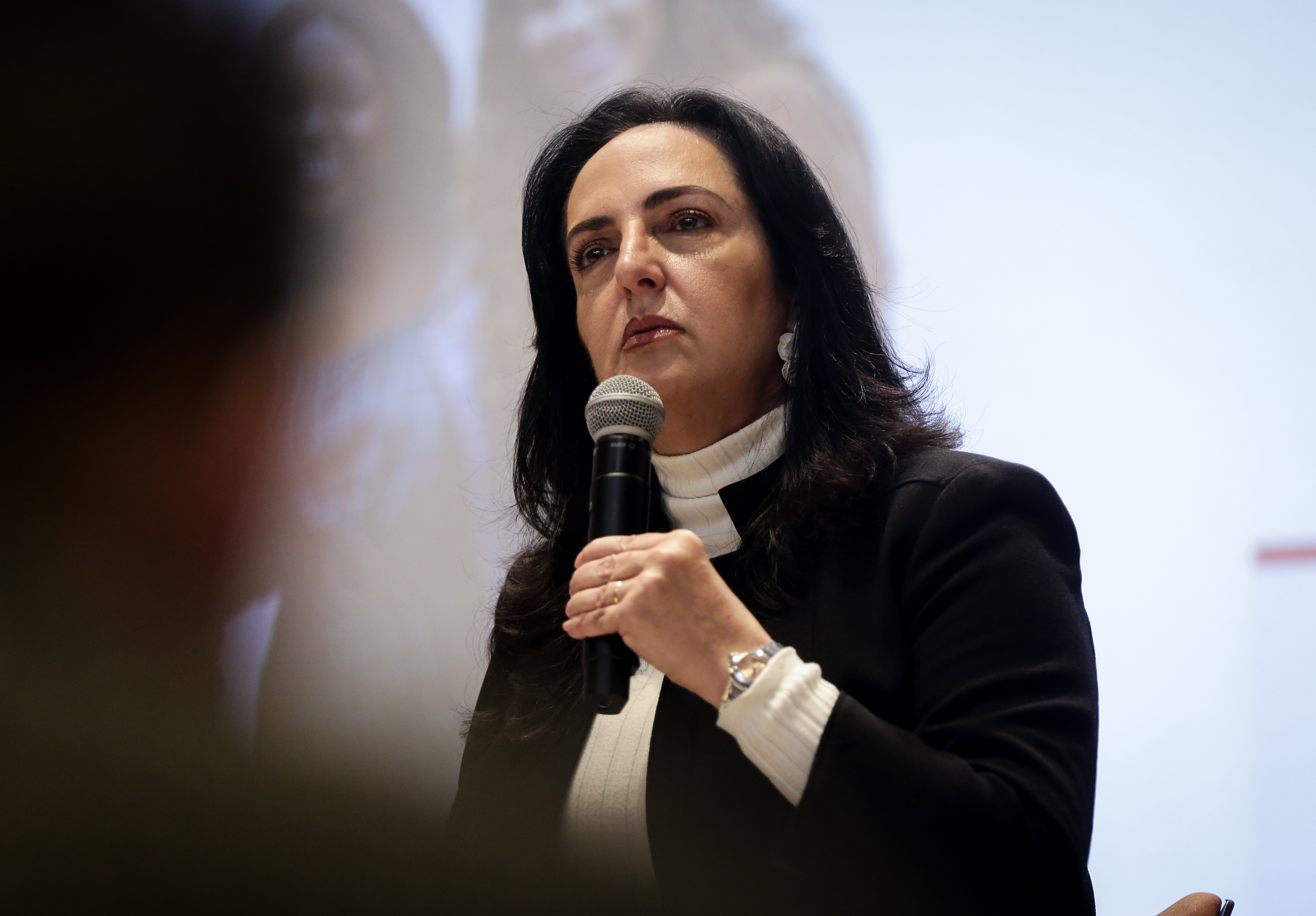 Senadora y precandidata