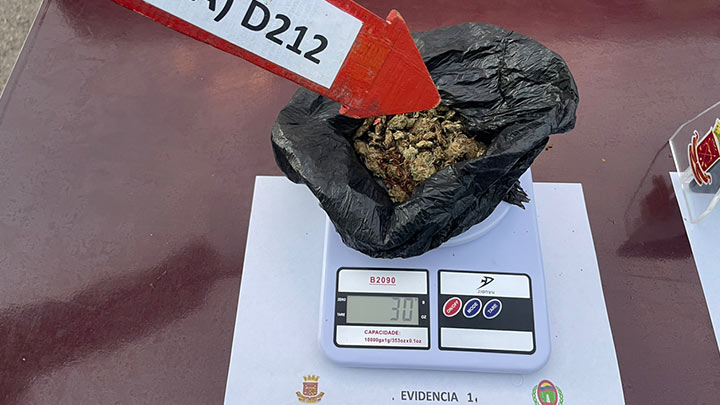 Detenidos tres colombianos por microtráfico en el Puente Atanasio Girardot./Foto: cortesía