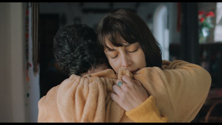 En la película, Vicky Hernández representa a Lucía, Ana María Sánchez a Julia y Alma Rodríguez a Ana.