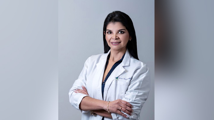 Érika María Martínez Carreño, especialista en Medicina Interna y Cardiología