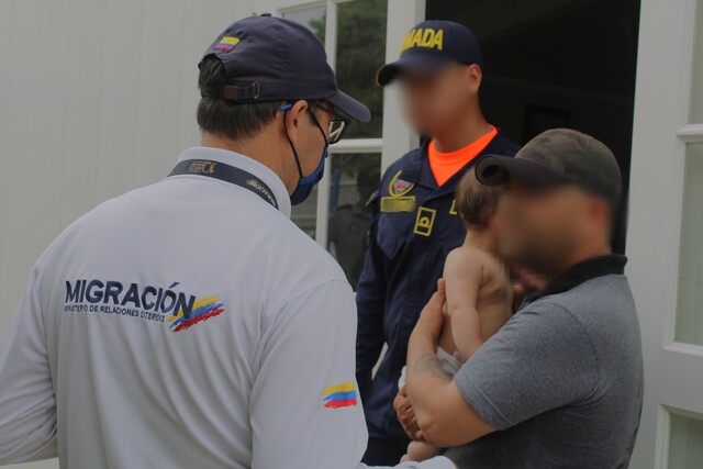 La Armada de Colombia rescató a 15 venezolanos, 6 chinos, un argentino y un colombiano al sur de la isla de San Andrés. (Fotos: Suministradas por la Armada de Colombia)