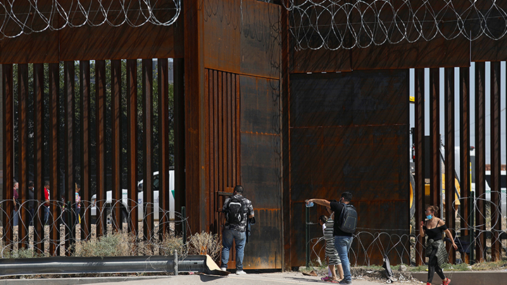 Cientos de venezolanos cruzan a EE. UU. desde México esperanzados en obtener asilo./Foto: AFP