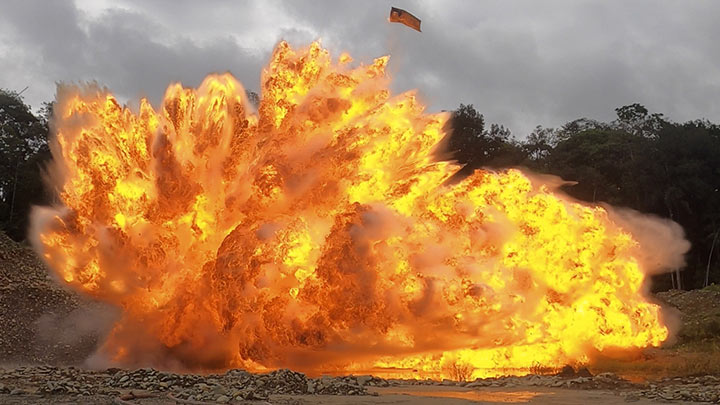 Explosivos y fuego: la arremetida oficial contra el oro ilegal en Colombia./Foto: AFP
