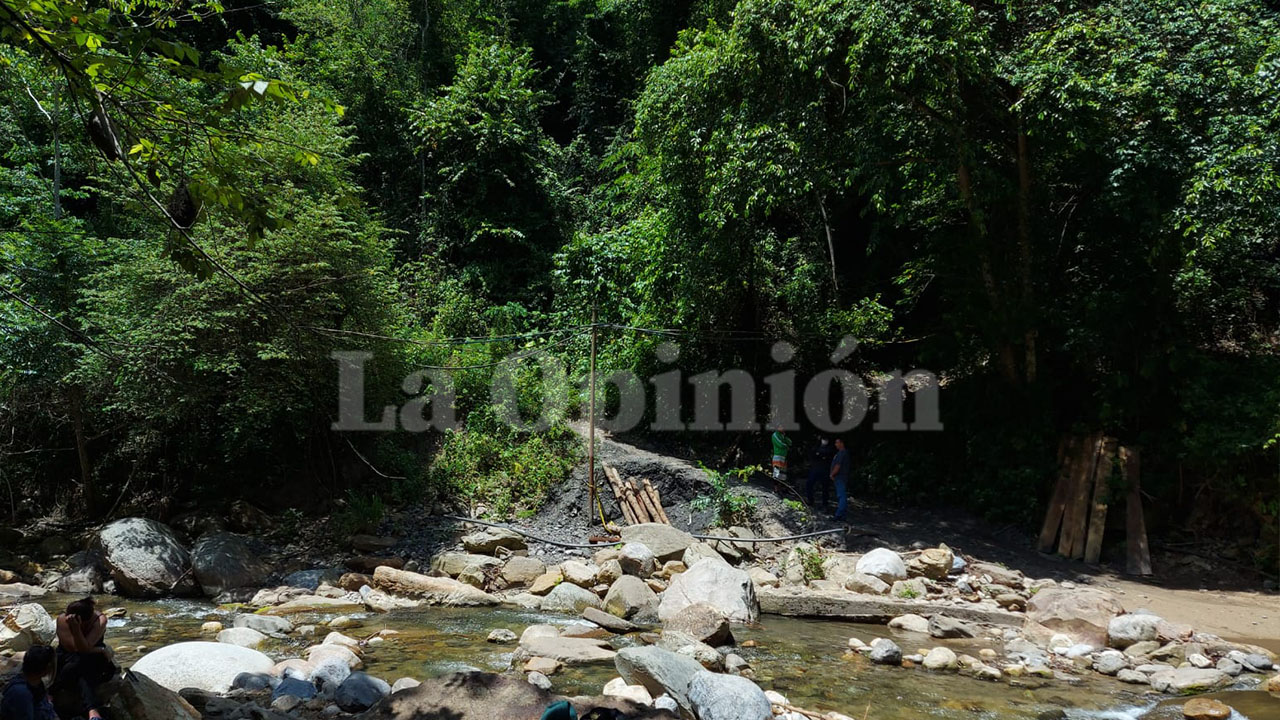 Mineros completan 48 horas 