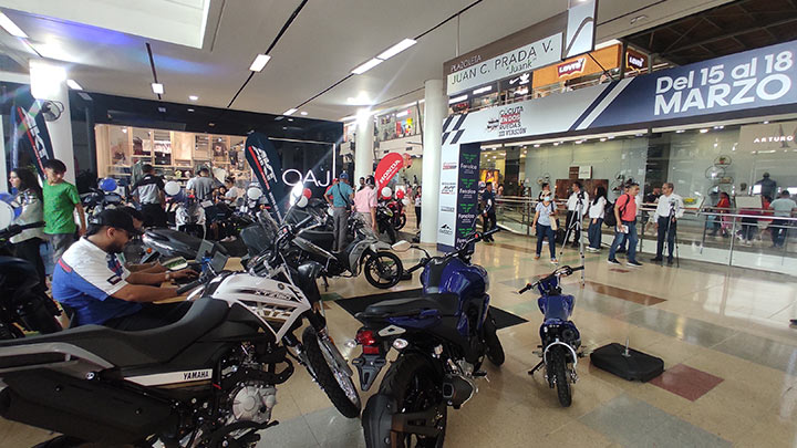 Motos