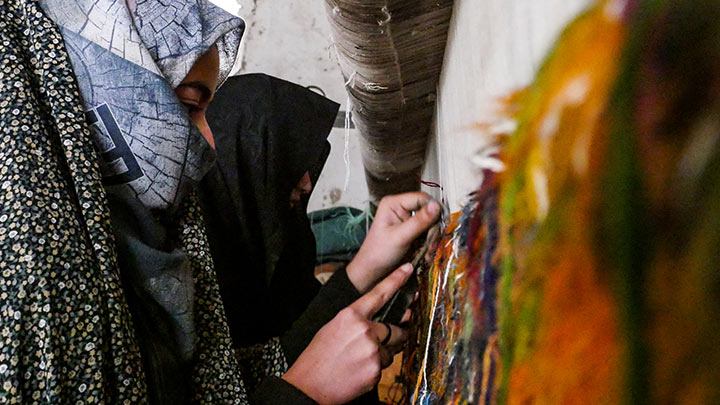 Los talibanes prohíben a las mujeres acceder a la universidad en Afganistán./Foto: AFP