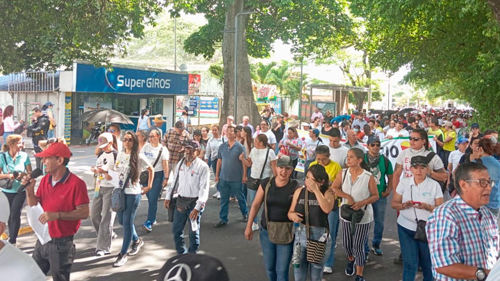Docentes se movilizan en Cúcuta