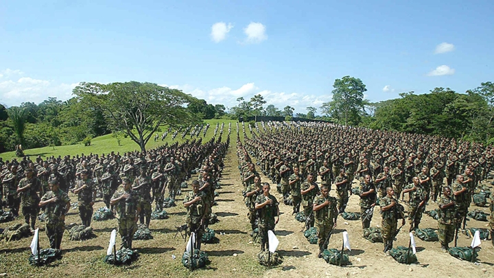 Desmovilización de los paramilitares