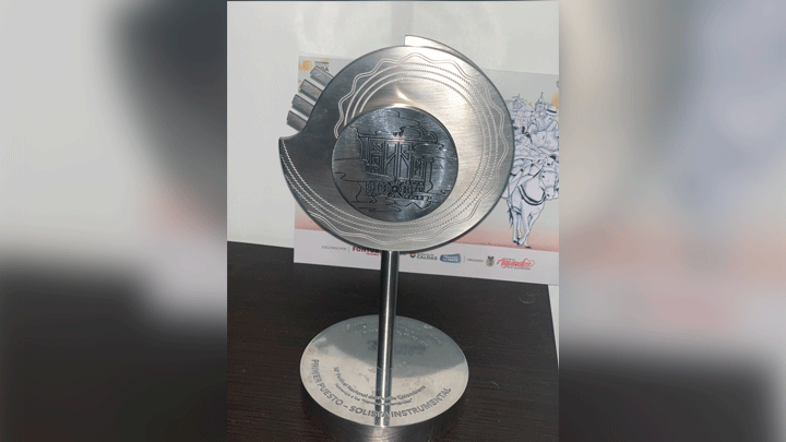 Premio al primer puesto en la categoría instrumental en el Festival Nacional del Pasillo Colombiano.