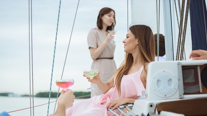 En última instancia, las celebraciones de quince años han evolucionado a lo largo del tiempo, reflejando las transformaciones sociales y culturales. 