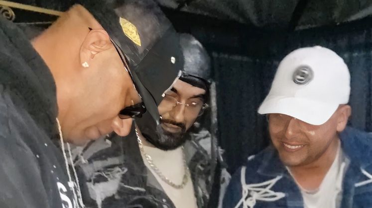 La estrella puertorriqueña no escatimó en palabras de apoyo y reconocimiento hacia los jóvenes artistas, a quienes auguró un futuro prometedor en la industria musical. 