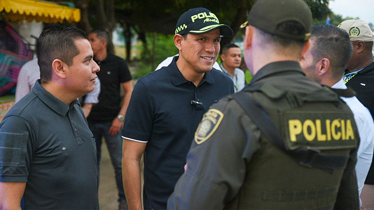 El secretario Diego Villamizar y el alcalde Jorge Acevedo tienen sus ojos en Los Caobos./ Foto Cortesía