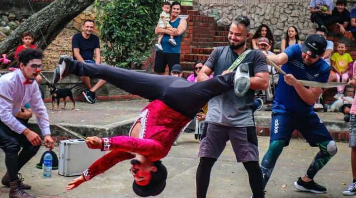 La iniciativa busca dignificar el arte callejero y ofrecer oportunidades a artistas emergentes y profesionales.