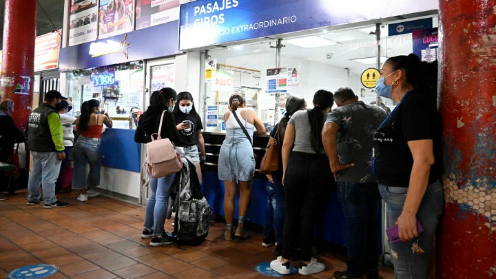 Los viajeros aumentaron en época de Fin de Año en la terminal./Foto: Jorge Gutiérrez - La Opinión