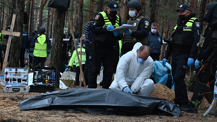 Ucrania encuentra cientos de tumbas y salas de tortura en territorio liberado./Foto: AFP