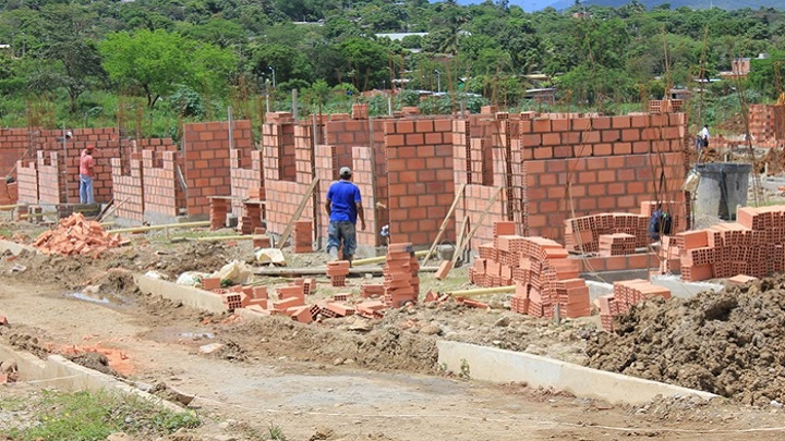 Precio del acero pone en riesgo construcción de viviendas de interés social