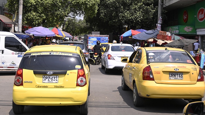 La gran cantidad de vehículos sería una causa de los trancones