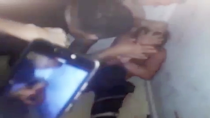 Casi linchan a un detenido.