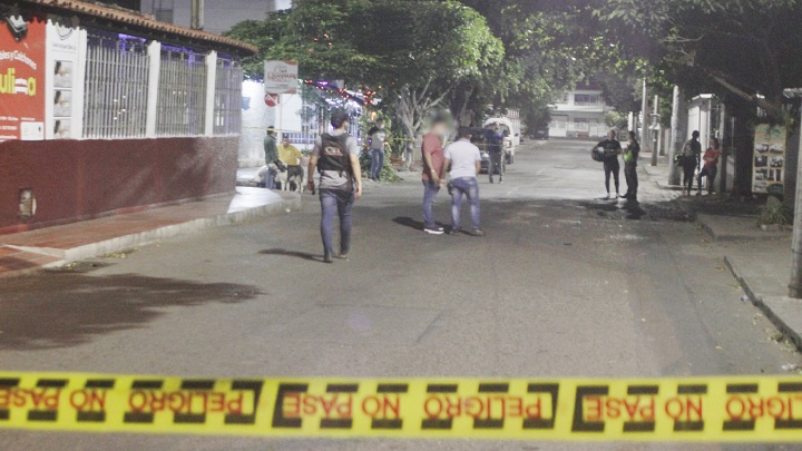 La La Brinho llegó al lugar para recopilar pruebas sobre el hecho de sangre.