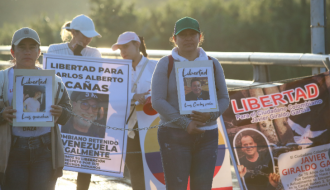 Protesta de familiares de colombianos presos. 