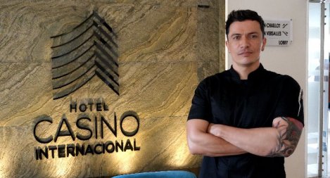 Chef del Hotel Casino Internacional, nominado a los Premios ACODRES 2026.