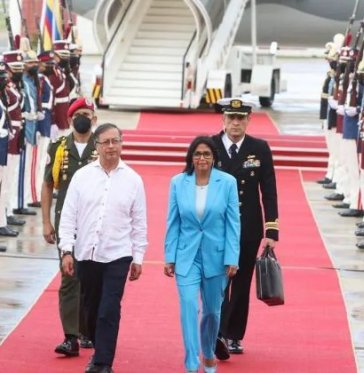 Delcy Rodríguez visitará Colombia la próxima semana para reunirse con Petro, afirman medios locales