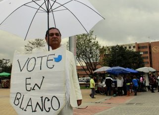 El voto en blanco y los que no tienen ningún favorito suman el 46%./Foto archivo Colprensa