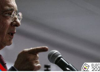 Alvaro Uribe. 