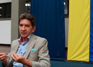 Candidato presidencial Luis pérez podría renunciar y se uniría a Petro